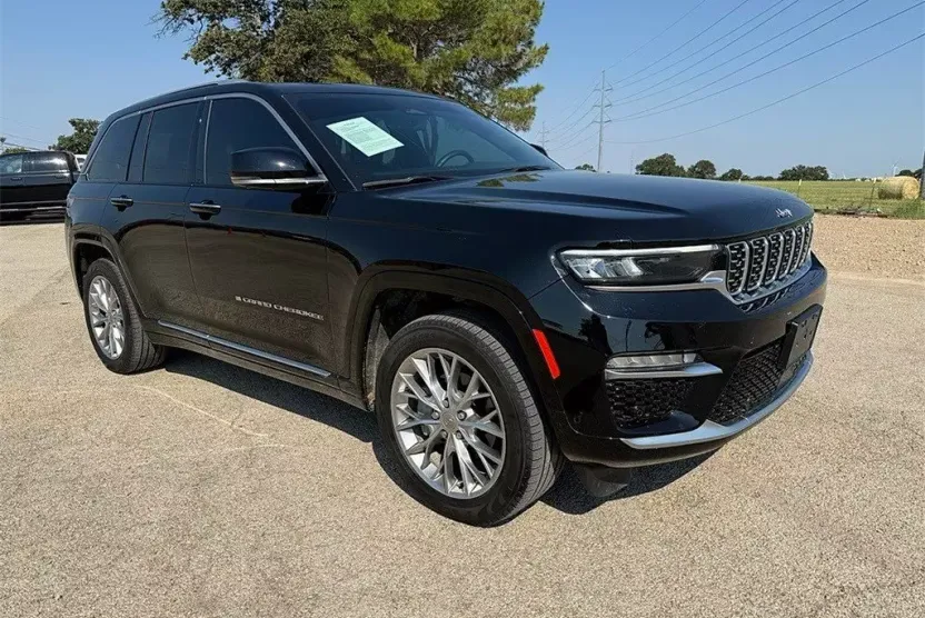 2023 Jeep Grand Cherokee Summit photo 1