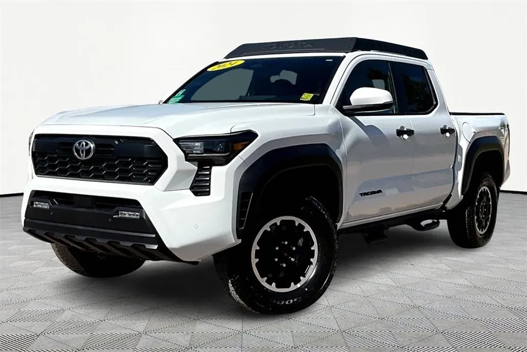 2024 Toyota Tacoma TRD 4x4 photo 1