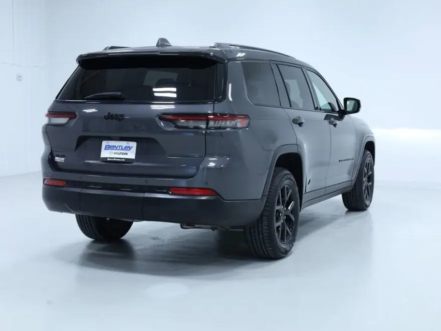 2024 Jeep Grand Cherokee Altitude photo 1