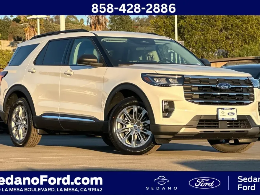 2025 Ford Explorer photo 1