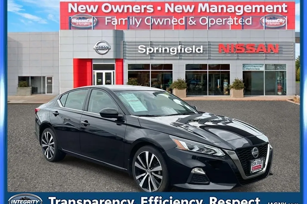 2022 Nissan Altima 2.5 SR photo 1