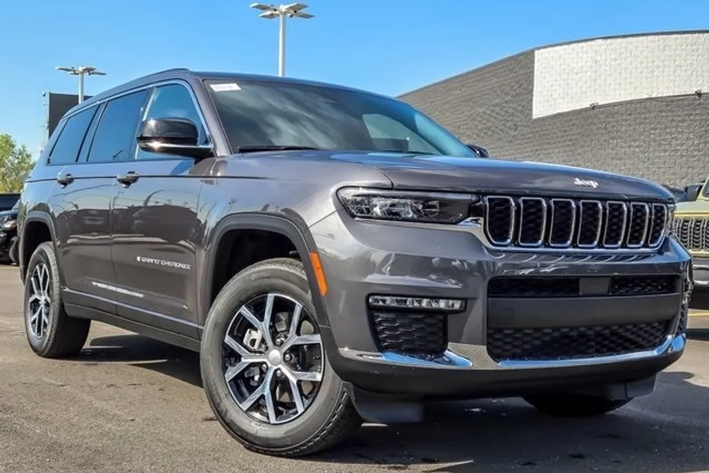 2025 Jeep Grand Cherokee L photo 1