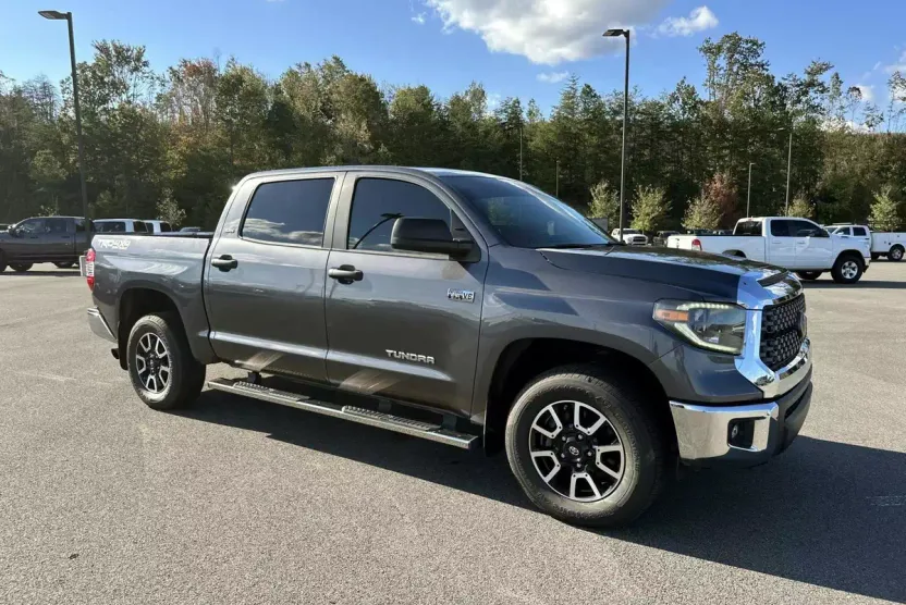 2020 Toyota Tundra SR5 CrewMax photo 1
