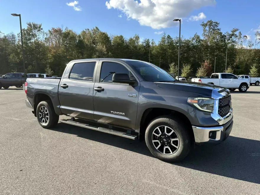 2020 Toyota Tundra SR5 CrewMax photo 1