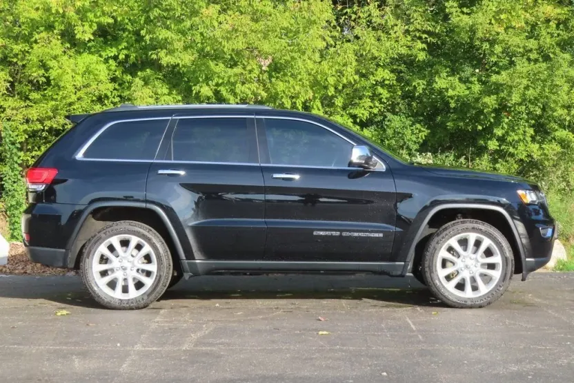 2017 Jeep Grand Cherokee Limited photo 1