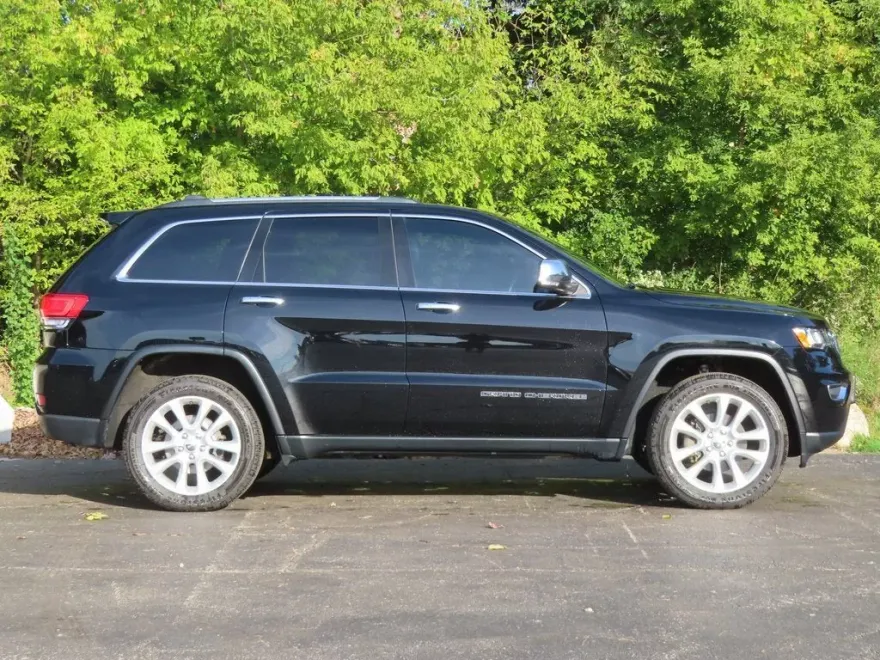 2017 Jeep Grand Cherokee Limited photo 1