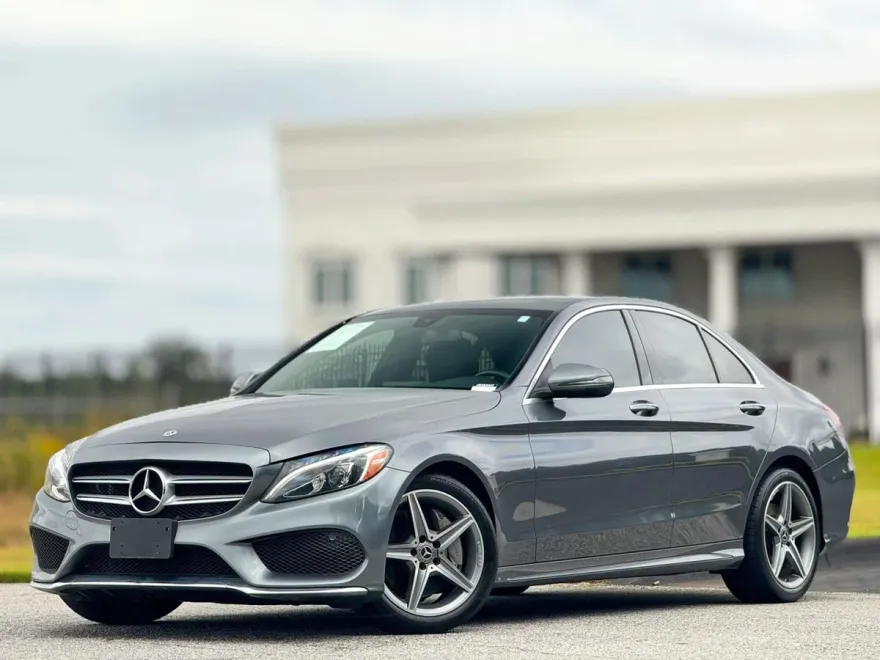 2018 Mercedes Benz C 300 4MATIC Sedan photo 1