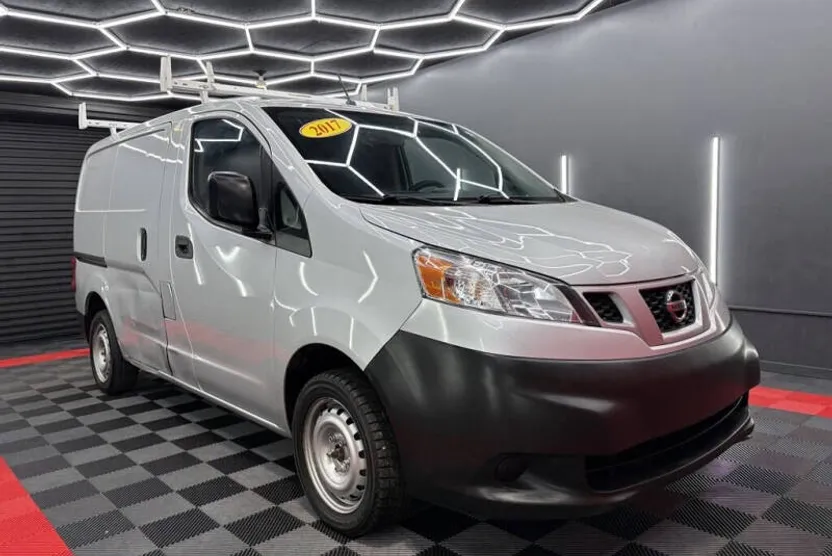 2017 Nissan NV200 photo 1