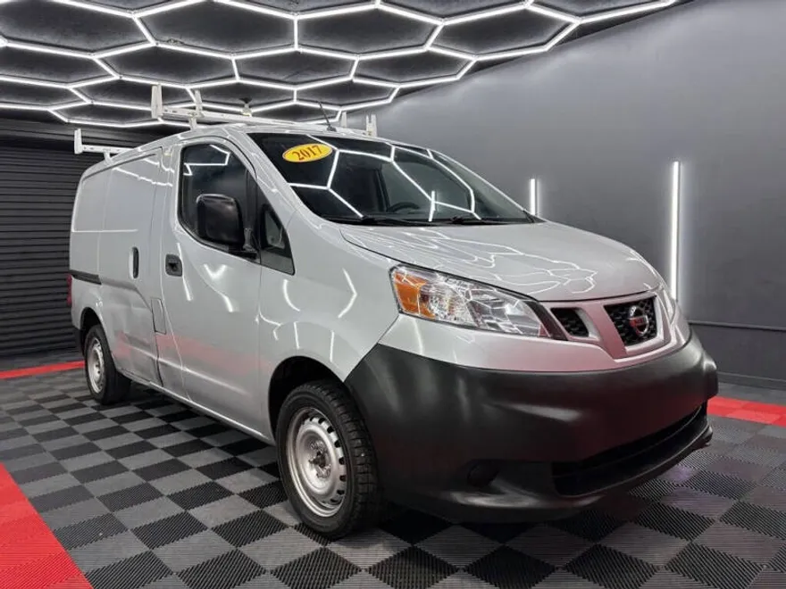 2017 Nissan NV200 photo 1