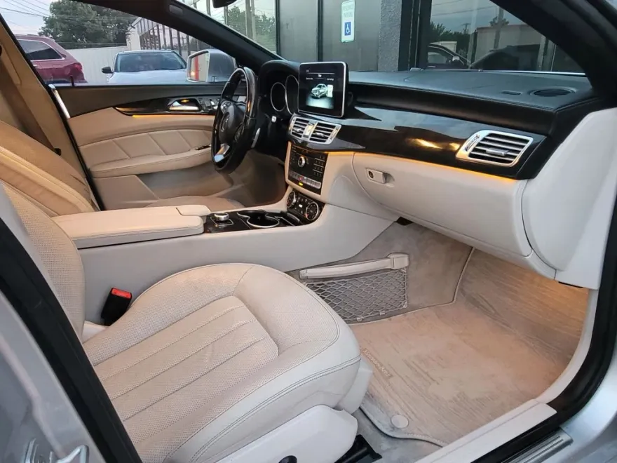 2016 Mercedes Benz CLS 400 photo 1