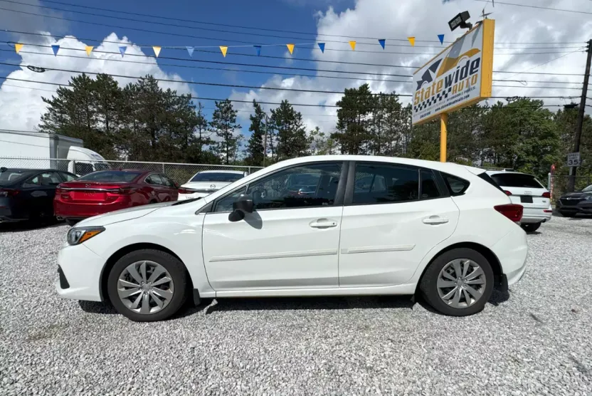 2020 Subaru Impreza 2.0i photo 1
