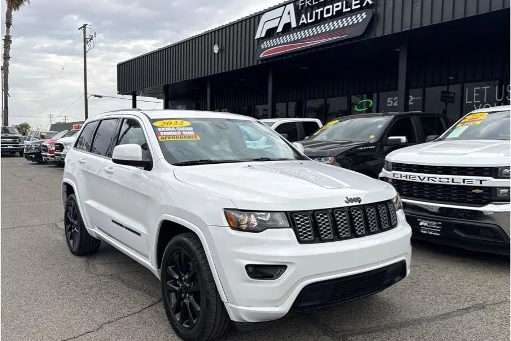 2022 Jeep Cherokee Laredo X SE Altitude photo 1