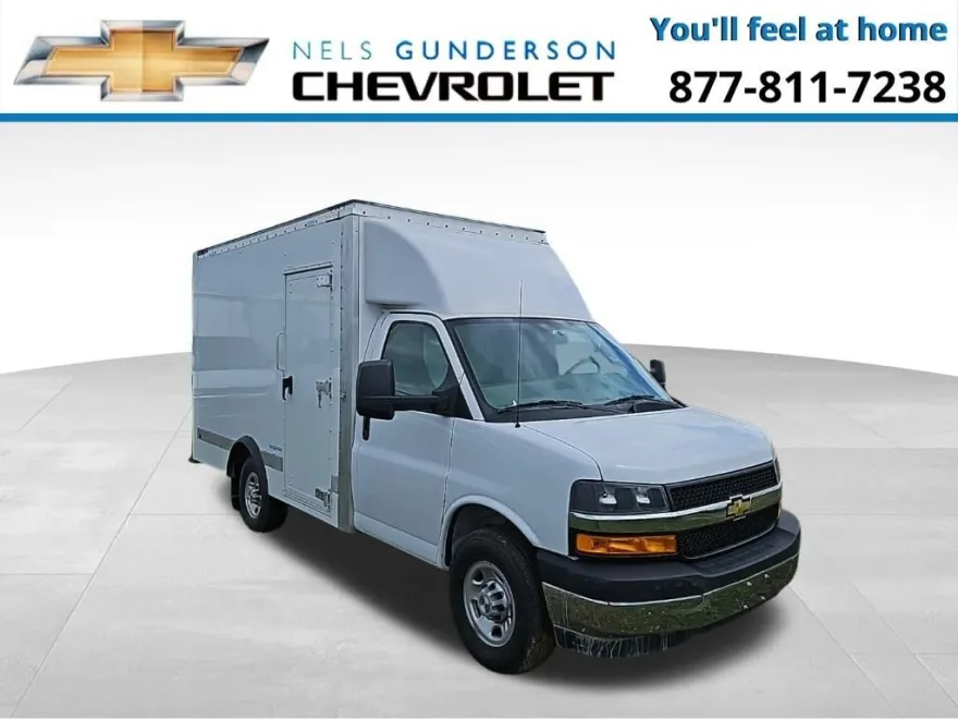 2023 Chevrolet Express 3500 Cutaway Van photo 1