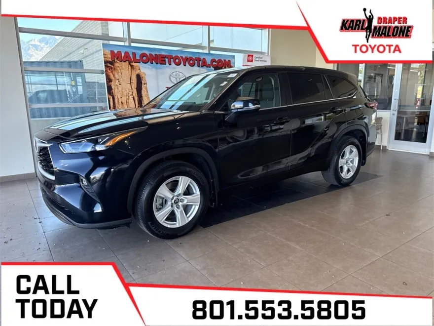 2024 Toyota Highlander LE photo 1