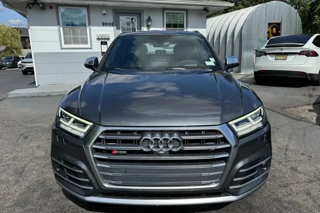 2018 Audi SQ5 Prestige photo 1