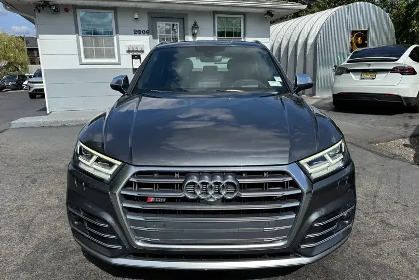 2018 Audi SQ5 Prestige photo 1