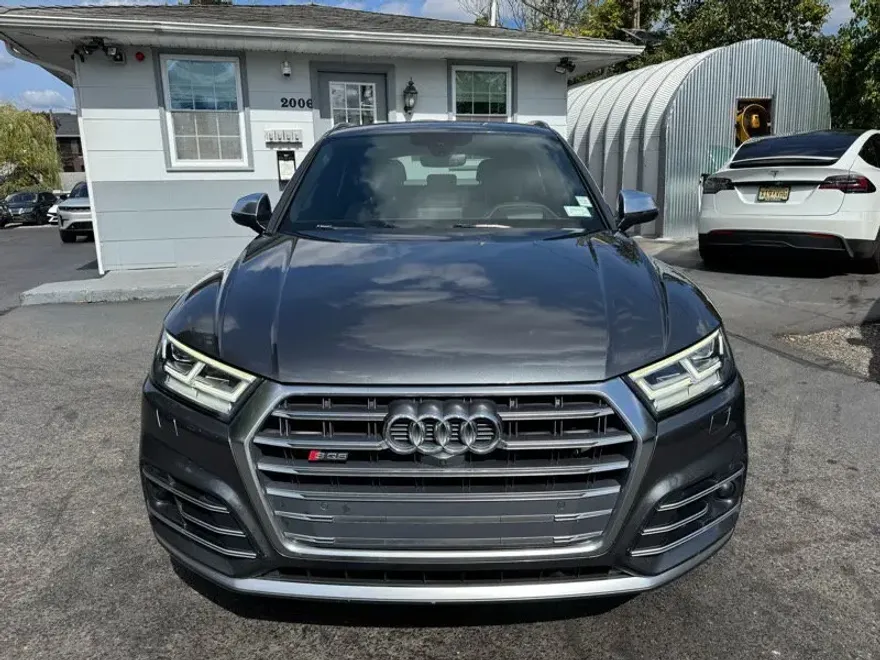 2018 Audi SQ5 Prestige photo 1