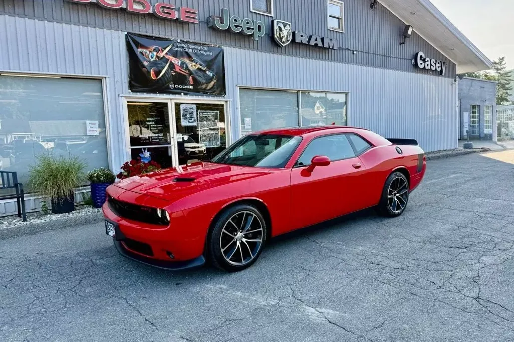 2016 Dodge Challenger R/T Scat Pack photo 1