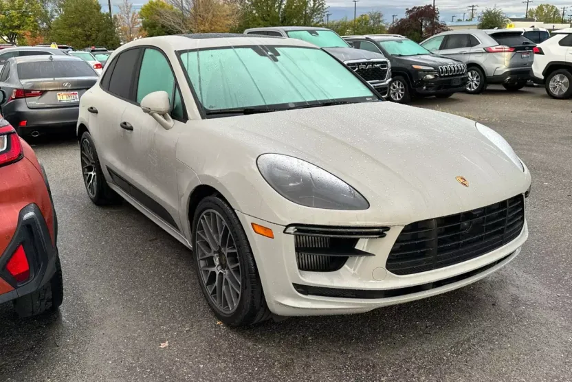 2021 Porsche Macan Turbo photo 1