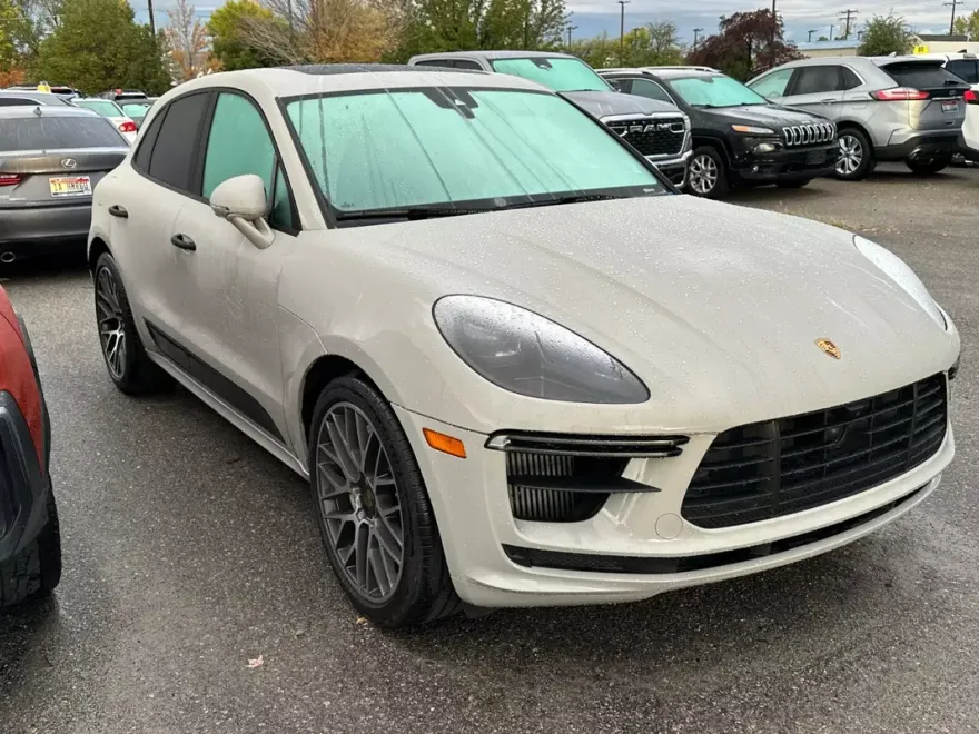2021 Porsche Macan Turbo photo 1