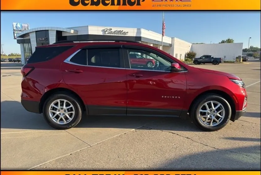 2022 Chevrolet Equinox LT photo 1