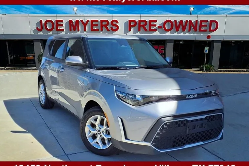 2025 Kia Soul LX photo 1