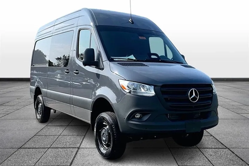 2025 Mercedes Benz Sprinter 2500 144 WB photo 1