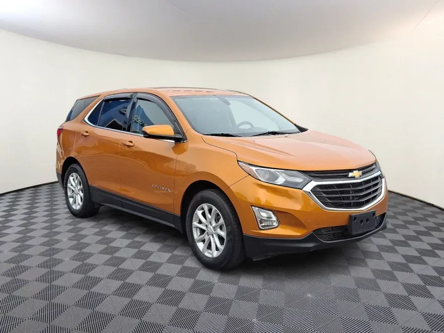 2018 Chevrolet Equinox LT photo 1