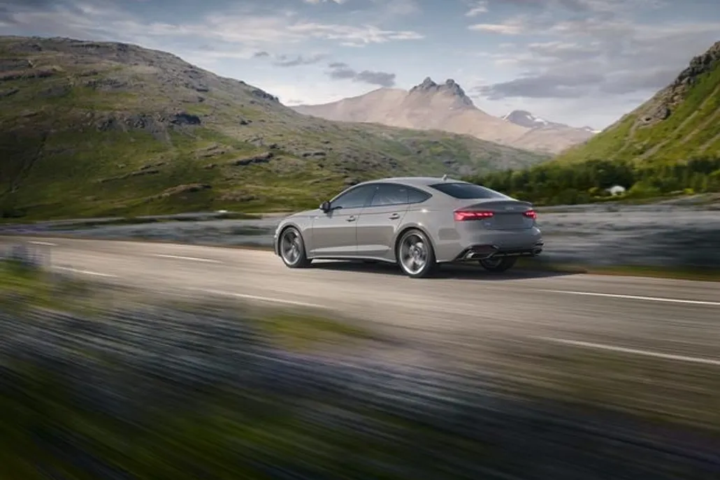 2022 Audi A5 S line Quattro Premium Plus photo 1