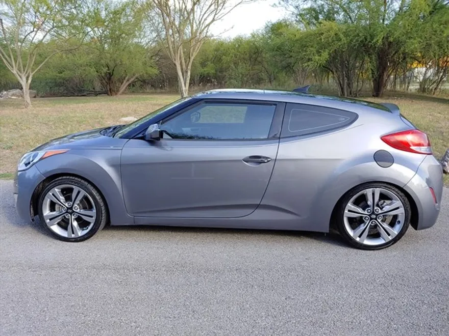 2013 Hyundai Veloster photo 1