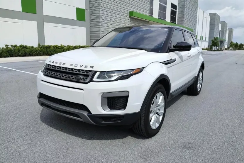 2017 Land Rover Range Rover Evoque SE photo 1