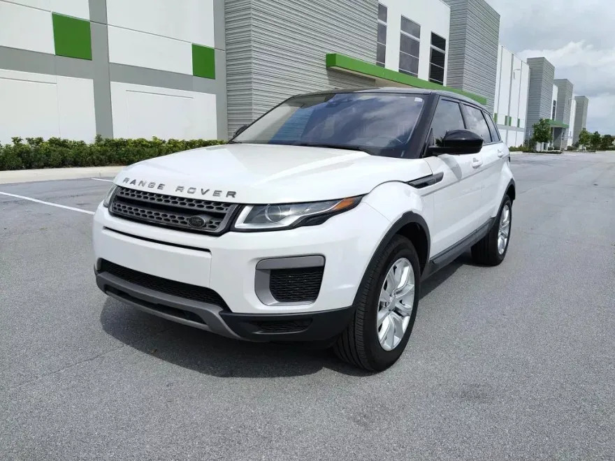 2017 Land Rover Range Rover Evoque SE photo 1