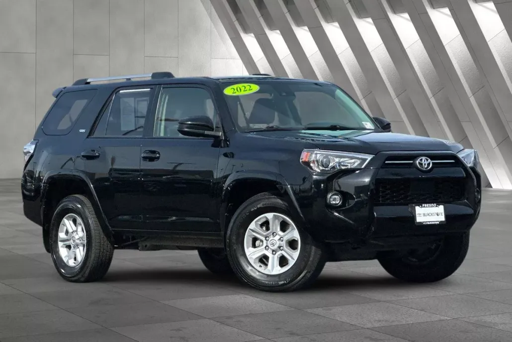 2022 Toyota 4Runner SR5 photo 1