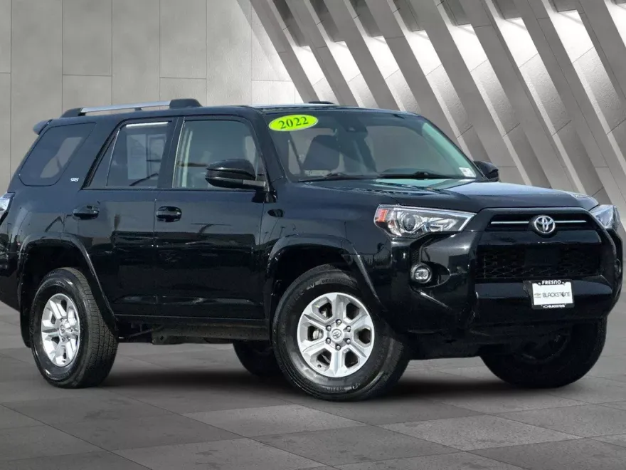 2022 Toyota 4Runner SR5 photo 1