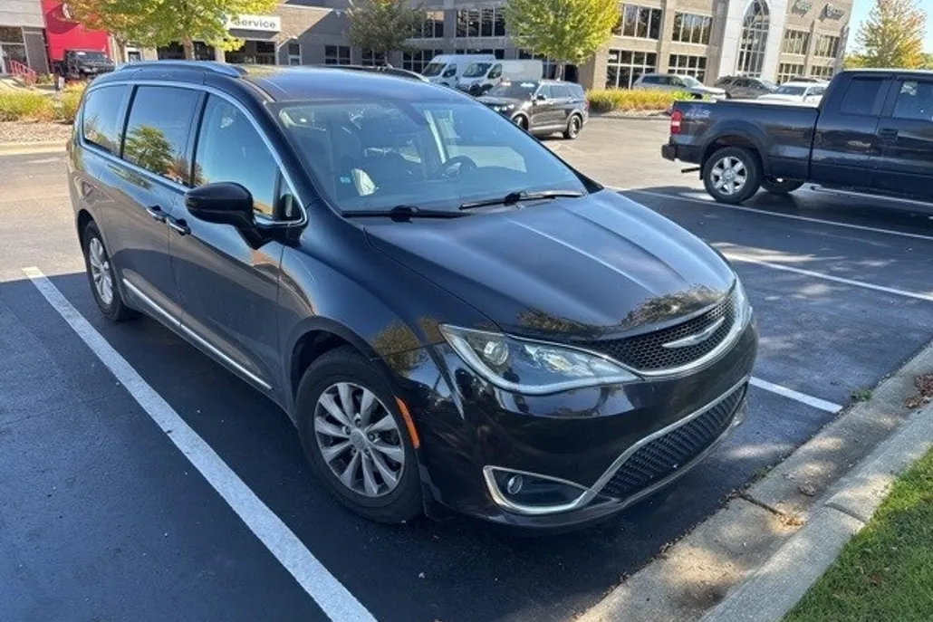 2018 Chrysler Pacifica Touring Plus photo 1