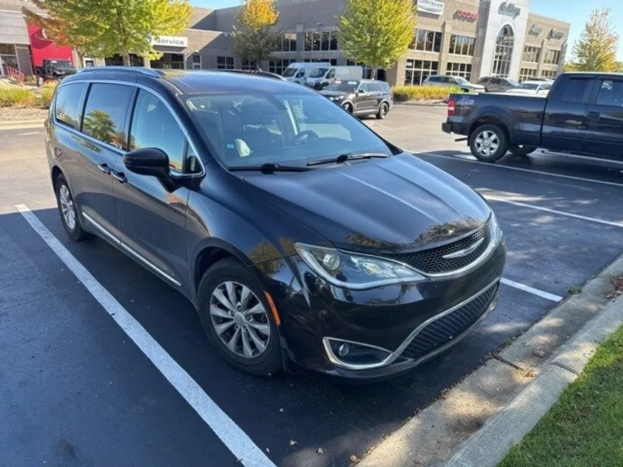 2018 Chrysler Pacifica Touring Plus photo 1