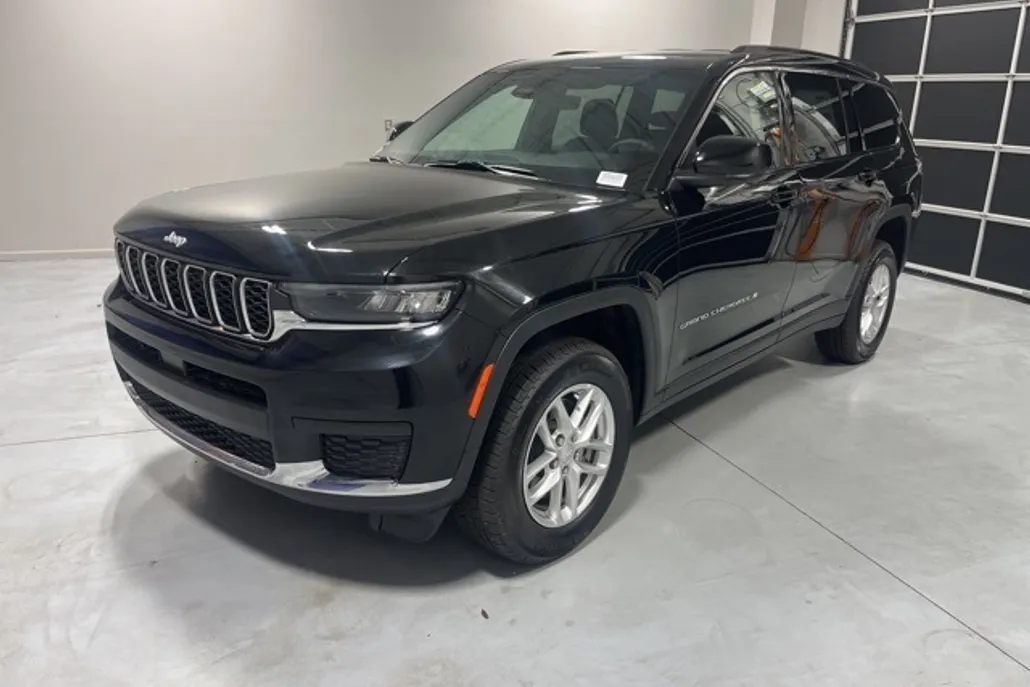 2025 Jeep Grand Cherokee Laredo photo 1