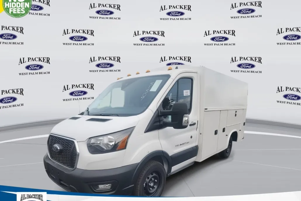 2024 Ford Transit Cutaway photo 1