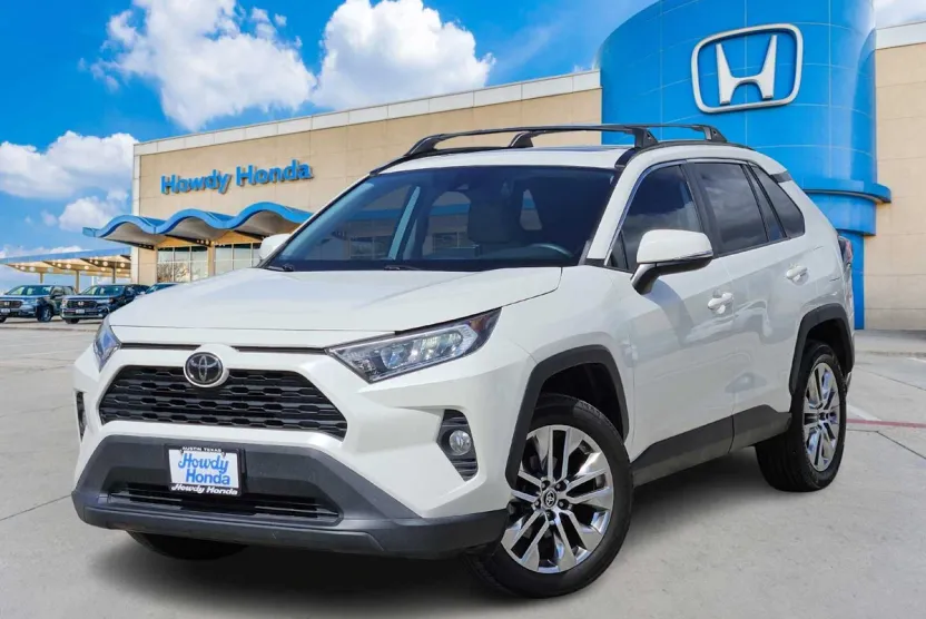 2021 Toyota RAV4 XLE Premium photo 1