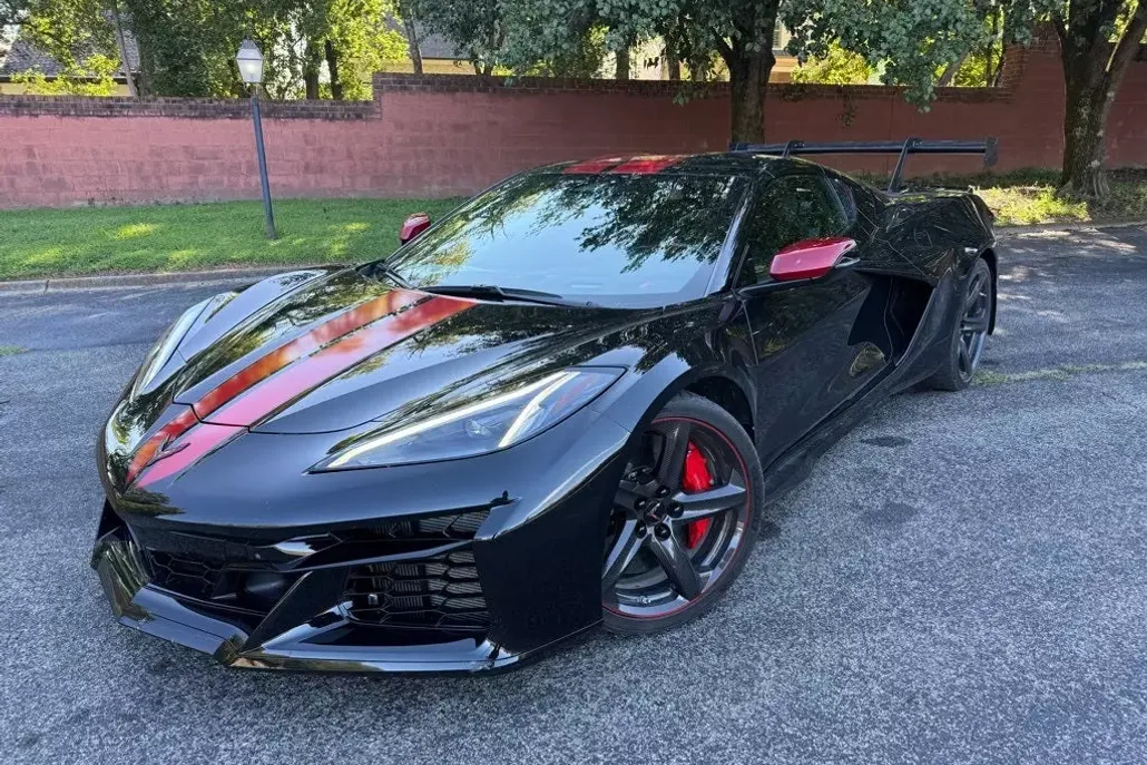 2024 Chevrolet Corvette E-Ray 3LZ photo 1