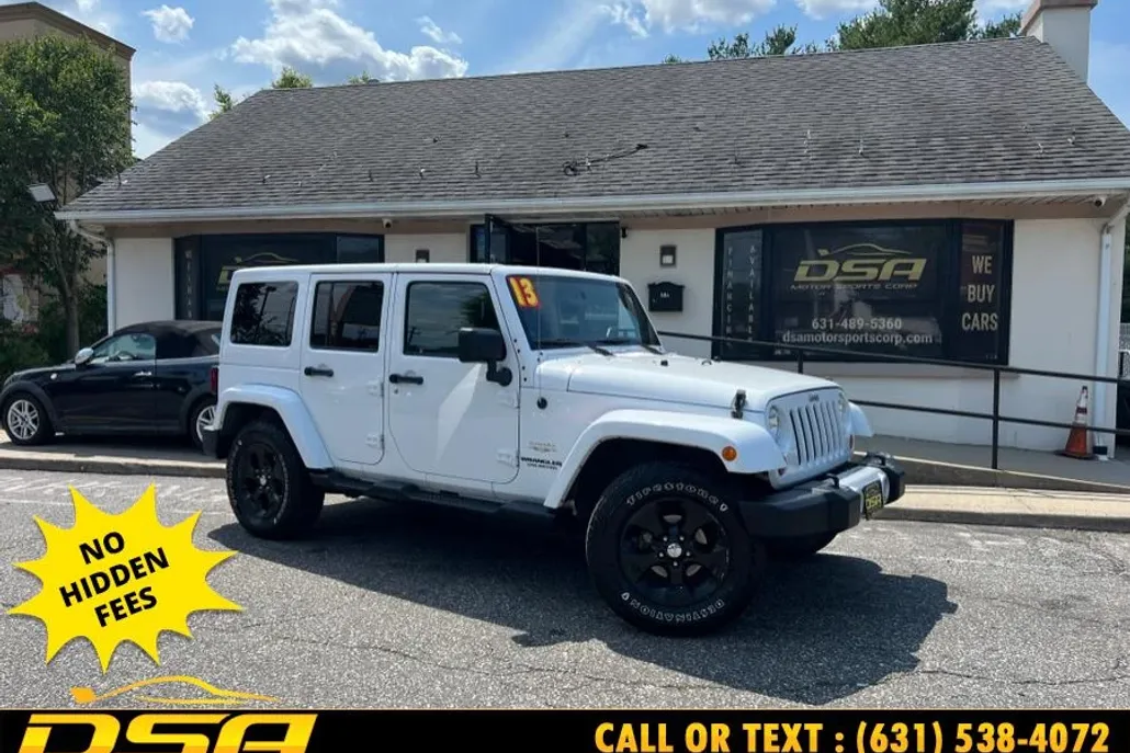 2013 Jeep Wrangler Unlimited Sahara photo 1
