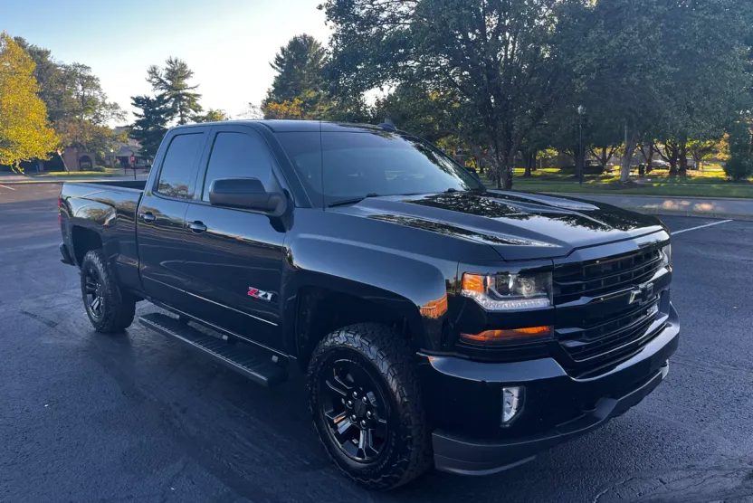 2017 Chevrolet Silverado 1500 photo 1