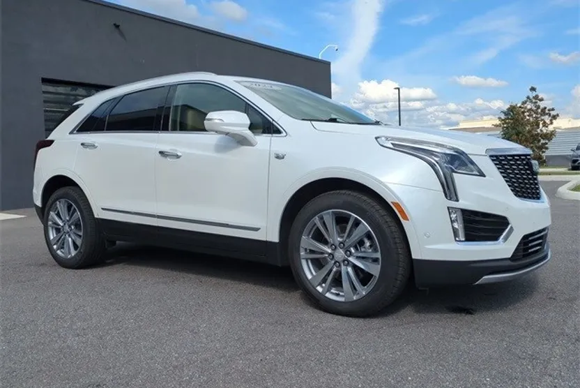 2024 Cadillac XT5 Platinum Premium Luxury photo 1