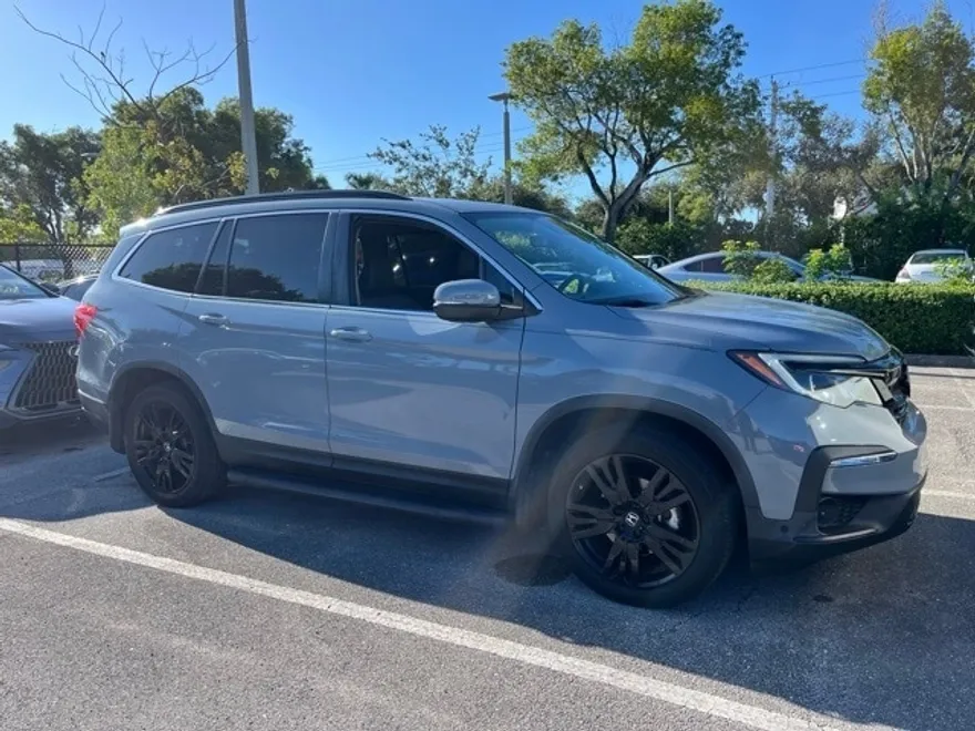 2022 Honda Pilot Special Edition photo 1