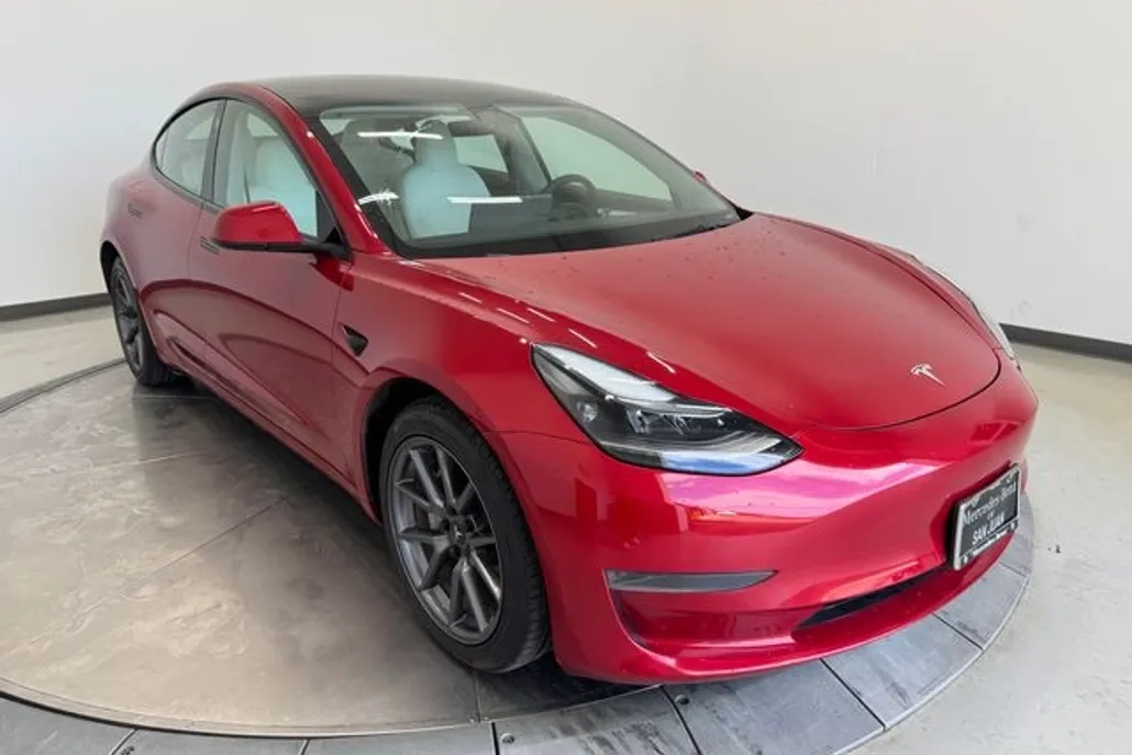 2023 Tesla Model 3 photo 1