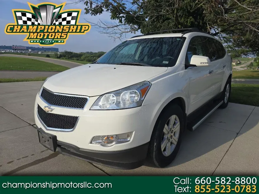 2011 Chevrolet Traverse 2LT photo 1