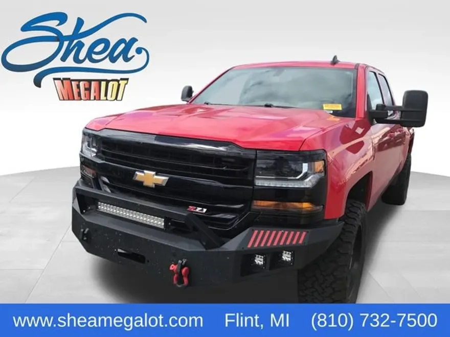 2018 Chevrolet Silverado 1500 LT photo 1