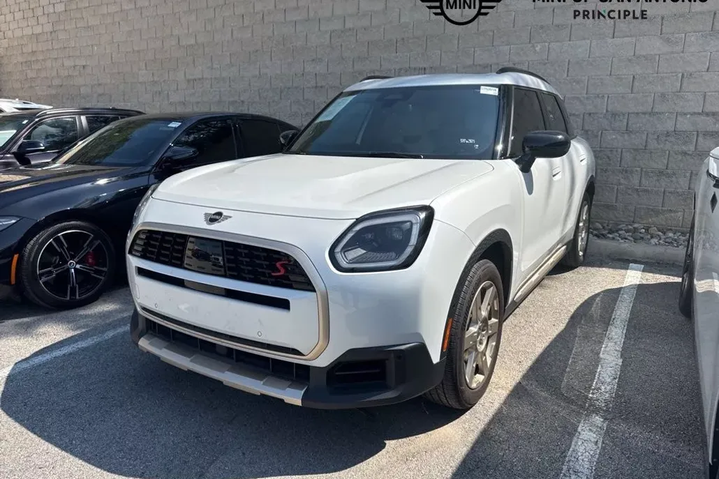 2025 Mini Countryman photo 1