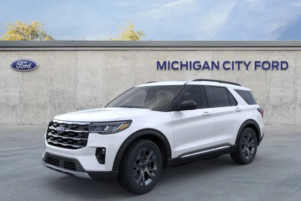 2025 Ford Explorer photo 1