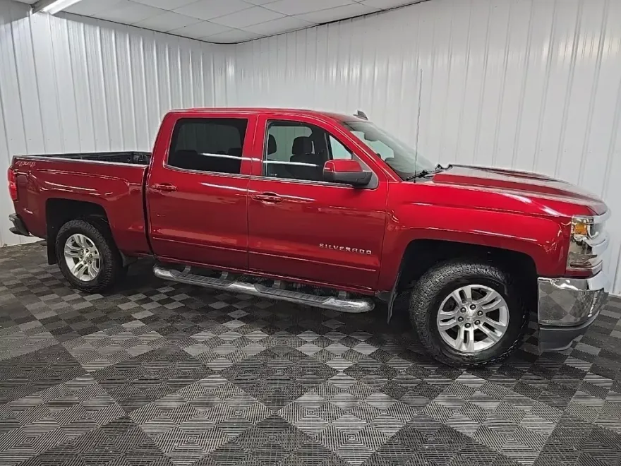 2018 Chevrolet Silverado 1500 LT photo 1